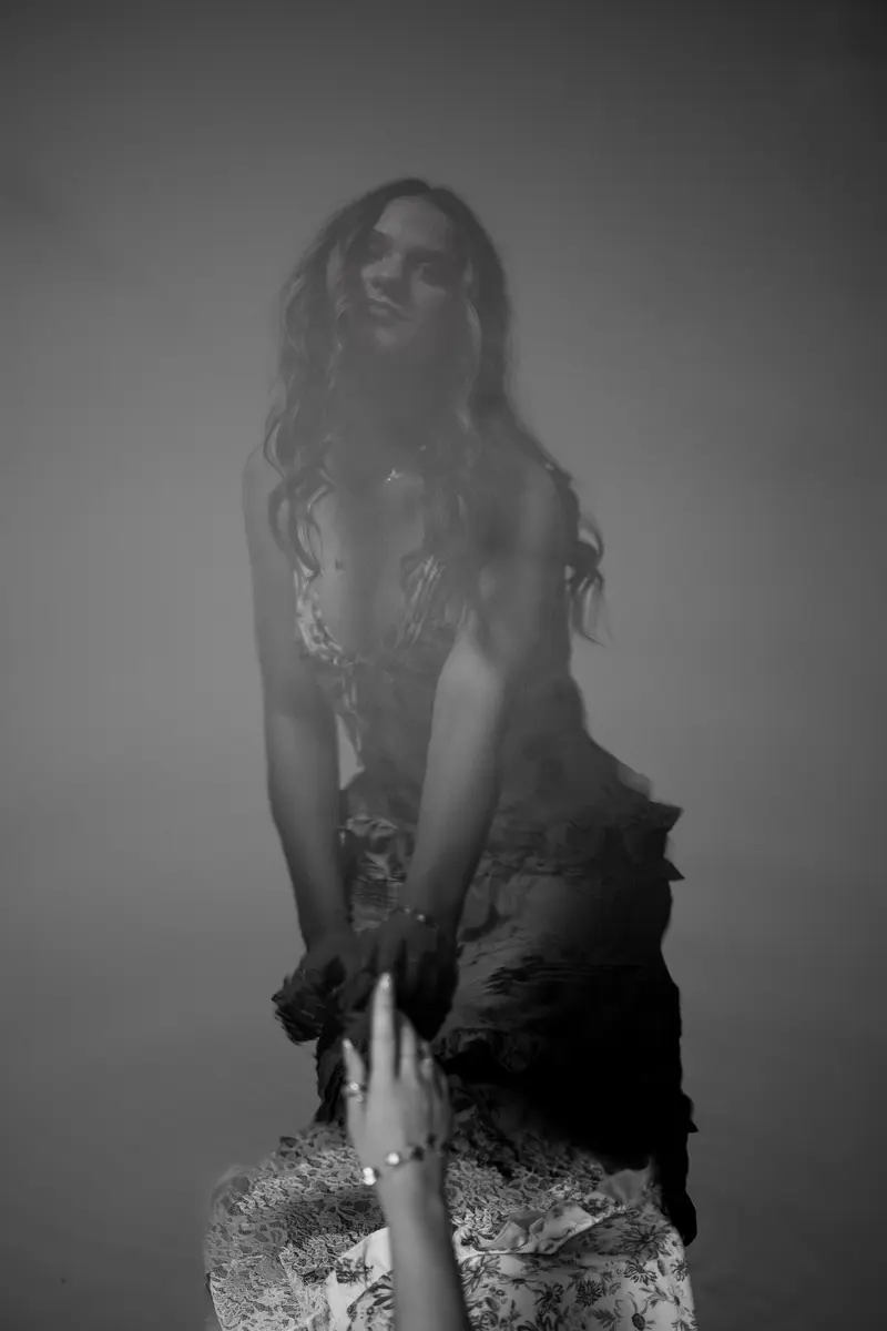 Senior portrait with bold outdoor composition